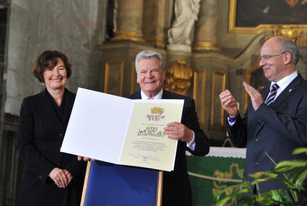 Joachim Gauck mit Roland Methling und Karina Jens Joachim Gauck mit Roland Methling und Karina Jens
