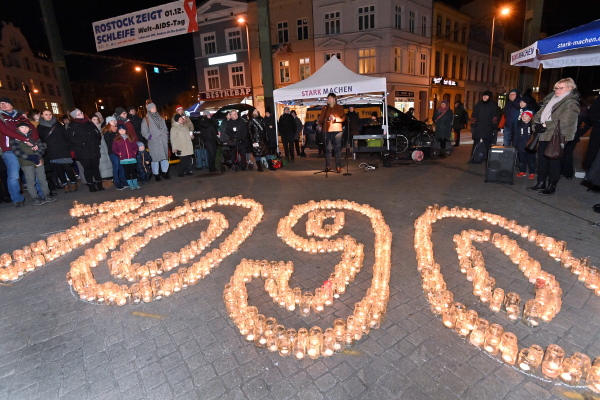 "Ein Licht für jede Frau" (Foto 24) "Ein Licht für jede Frau" (Foto 24)