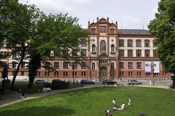 Universität Hauptgebäude Universität Hauptgebäude