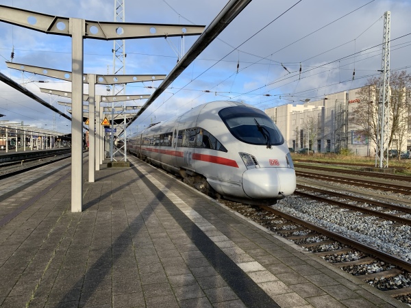 ICE im Rostocker Hauptbahnhof ICE im Rostocker Hauptbahnhof