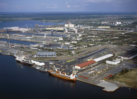 Blick auf den Überseehafen