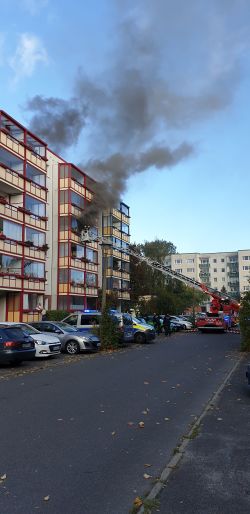 Wohnungsbrand Flensburger Straße (Foto: Feuerwehr Rostock)