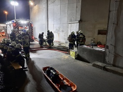 Brand in Mälzerei (Bild: Feuerwehr Rostock)