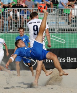 Rostocker Robben vs. Hertha BSC Beachsoccer - Deutsche Beachsoccer-Liga Semi Finale - Leidenschaftliche Kämpfe, glühende Fans und viel Spaß für die ganze Familie im "Ostseestadion" am Strand - das bieten die Deutschen Beachsoccer Meisterschaften. 