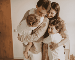 Adoption (Bild: Canva) Adoption (Bild: Canva)