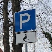 Behindertenparkplatz
