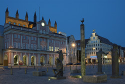 Neuer Markt, Brunnen, Rathaus