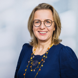 Dr. Ute Fischer-Gäde, Senatorin für Infrastruktur, Umwelt und Bau