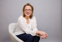 Dr. Ute Fischer-Gäde, Senatorin für Stadtplanung, Bau, Klimaschutz und Mobilität Dr. Ute Fischer-Gäde, Senatorin für Stadtplanung, Bau, Klimaschutz und Mobilität