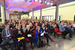 Empfang zum Tag des Ehrenamtes am 8. Dezember 2023 im Marmorsaal des Hallenschwimmbades "Neptun".