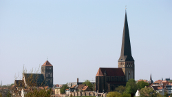 Blick auf die Petri- und Nikolaikirche