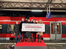 Carsten Moll (Regionalleiter DB Regio), Ines Jesse (Staatssekretärin im Wirtschaftsministerium M-V), Stefan Wiedmer (Geschäftsführer VVW), Dr. Ute Fischer-Gäde (Senatorin für Infrastruktur Umwelt und Bau) (v.l.n.r.)
