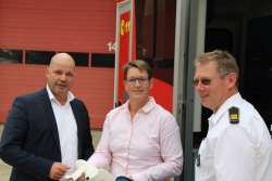 Dr. Chris Müller-von Wrycz Rekowski, Senator für Finanzen, Verwaltung und Ordnung ; Dr. med. Claudia Scheltz B.A., Ärztliche Leiterin Rettungsdienst, und