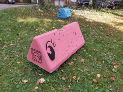 mit Streetart verschönertes "Hafenschwein" mit Streetart verschönertes "Hafenschwein"