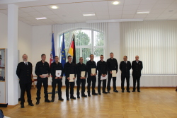 Zeugnisübergabe nach bestandener Laufbahnprüfung (Foto: LSBK Malchow)