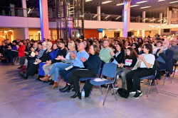 Einbürgerungsgsempfang am 1. Februar 2024 in der StadtHalle Rostock.