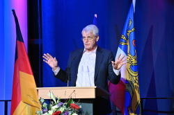 Einbürgerungsgsempfang am 1. Februar 2024 in der StadtHalle Rostock.