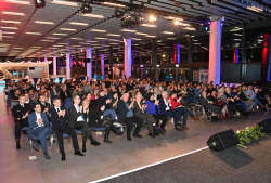 Einbürgerungsempfang am 1. Februar 2024 in der StadtHalle Rostock.
