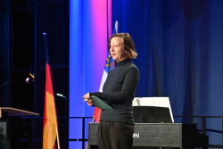 Einbürgerungsempfang am 1. Februar 2024 in der StadtHalle Rostock.