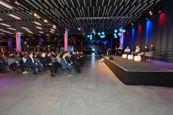 Einbürgerungsempfang am 1. Februar 2024 in der StadtHalle Rostock.