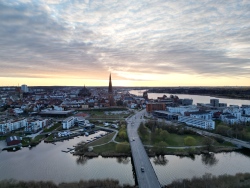 Die Petrikirche ist mit 117 Metern Höhe eine der markantesten Bauten in Rostock.