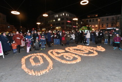 "Ein Licht für jede Frau" (Foto 25) "Ein Licht für jede Frau" (Foto 25)