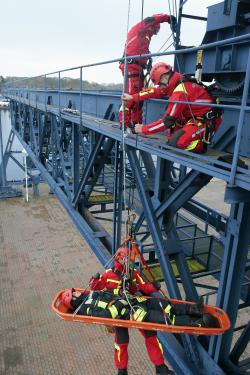 Spezialeinheit "Spezielles Retten aus Höhen und Tiefen" der Berufsfeuerwehr.