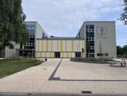Berufliche Schule "A. Schmorell" in Rostock Lichtenhagen - Berufliche Schule "A. Schmorell" in Rostock Lichtenhagen - Front