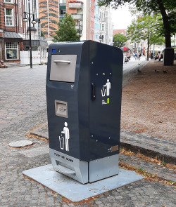 Solarpapierkorb in der Innenstadt