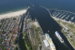 Hafeneinfahrt Warnemünde Hafeneinfahrt Warnemünde