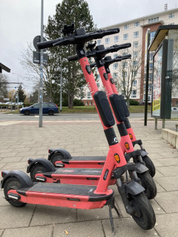 geparkte Leih-E-Scooter