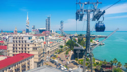 Blick von der Seilbahn auf die Stadt Batumi