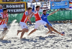 Fußballspiel am Strand von Warnemünde