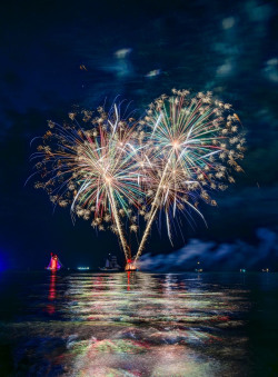 Feuerwerk am Strand von Warnemünde
