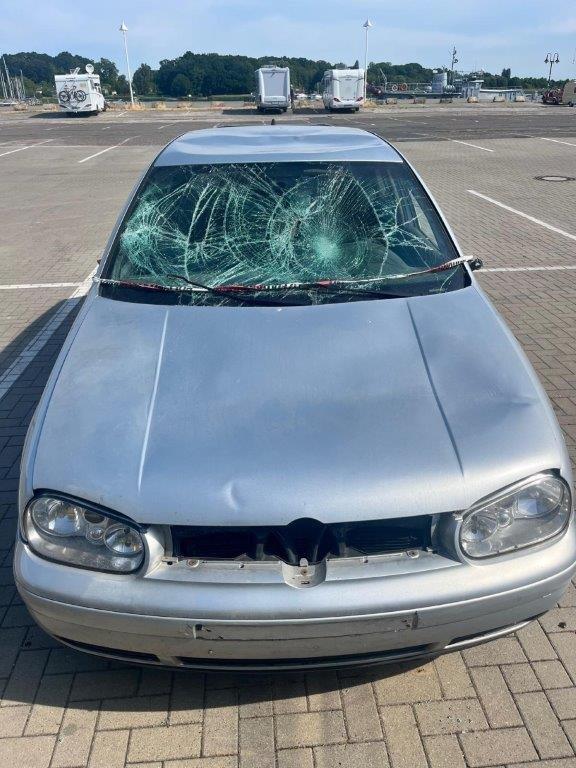 Autowrack im öffentlichen Raum